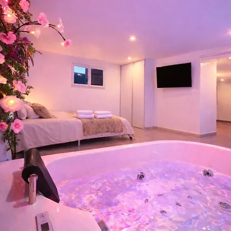 شقة Entier Avec Jacuzzi Proche Futuroscope