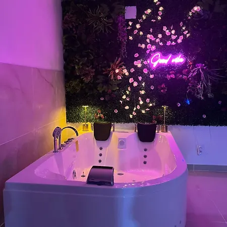 Entier Avec Jacuzzi Proche Futuroscope *